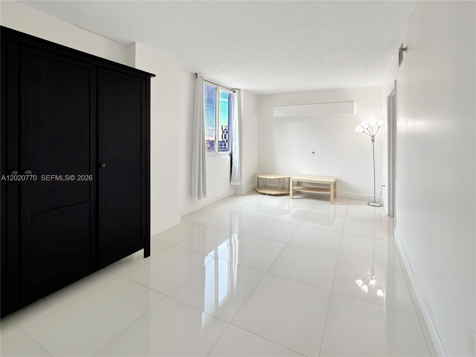 image Madison Downtown Condo19