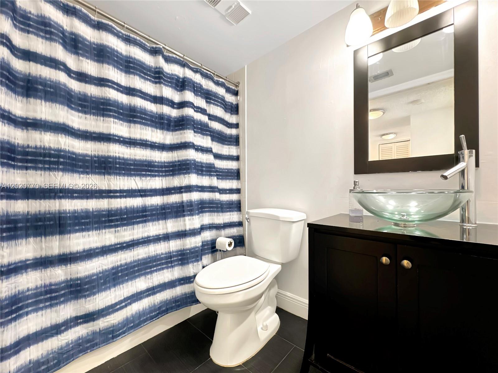 image Madison Downtown Condo25