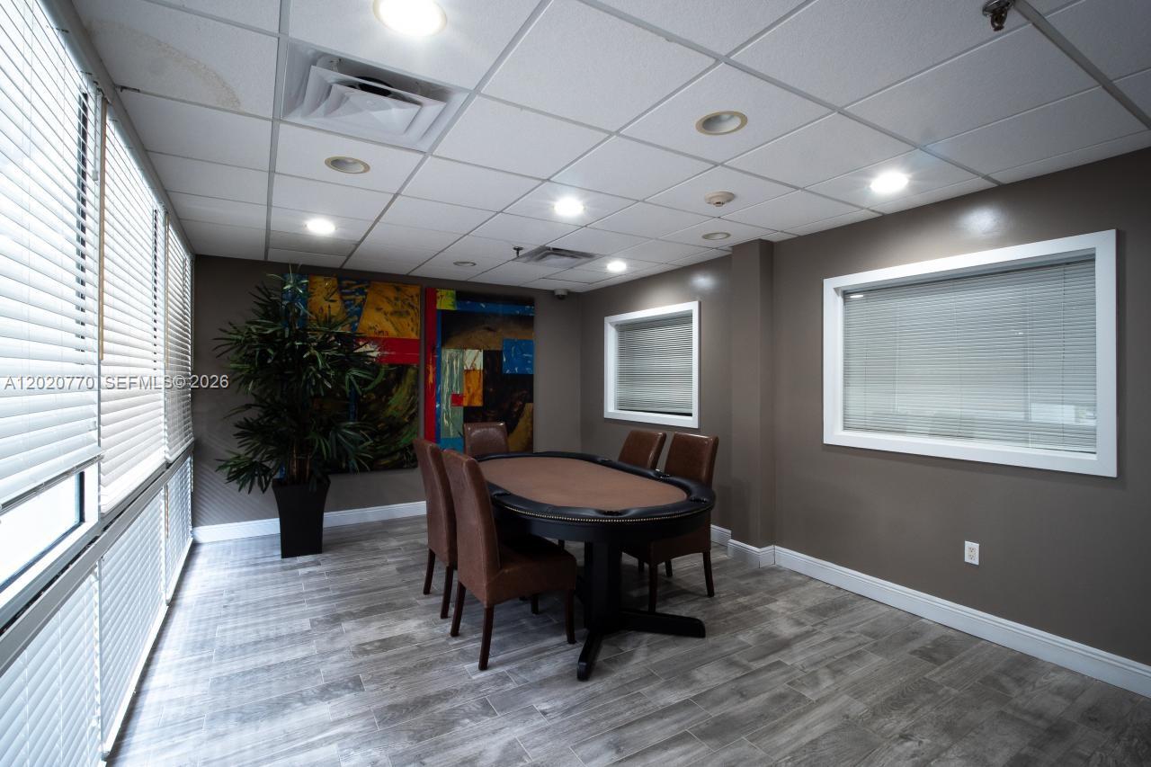 image Madison Downtown Condo41