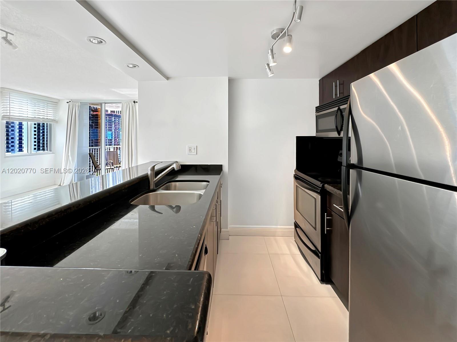 image Madison Downtown Condo6
