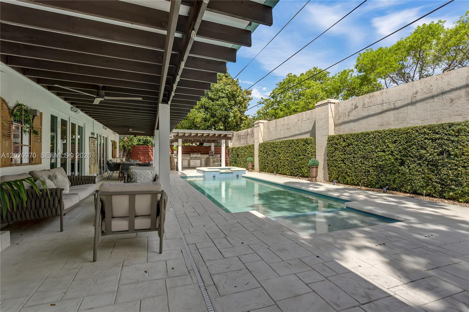 95 Shore Dr W Miami, FL 33133