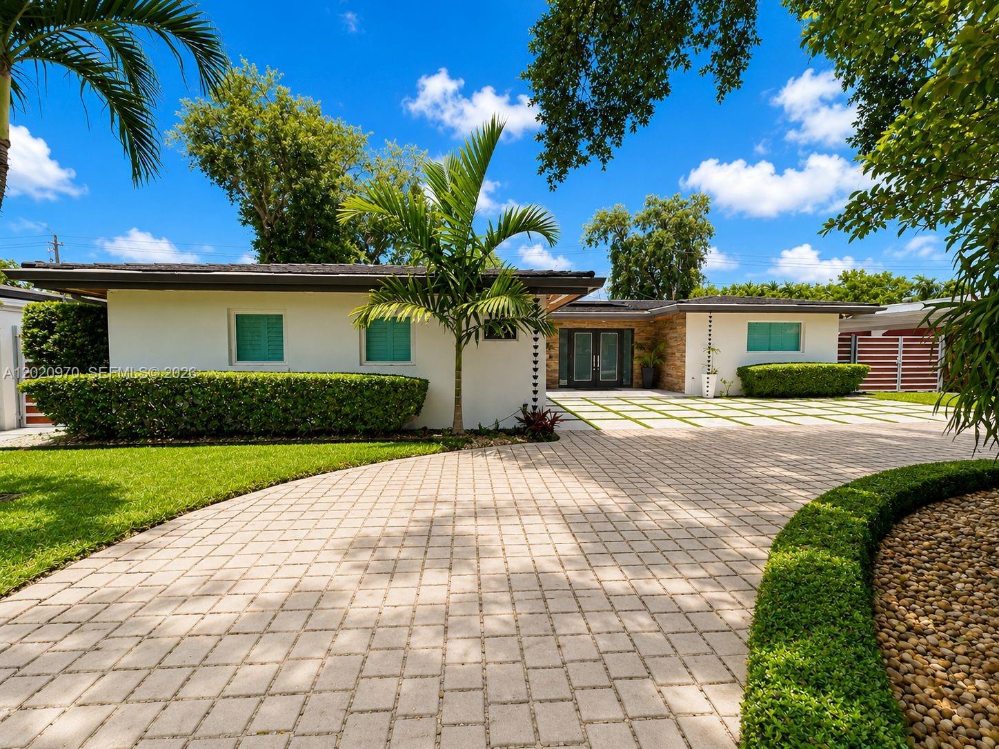 95 Shore Dr W Miami, FL 33133