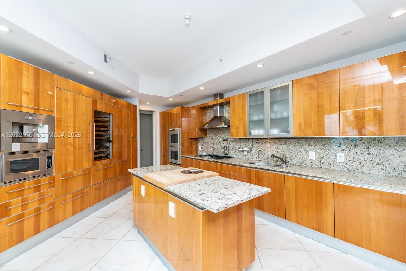 16051 Collins Ave #404 Sunny Isles Beach, FL 33160