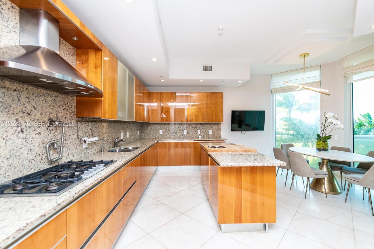 16051 Collins Ave #404 Sunny Isles Beach, FL 33160