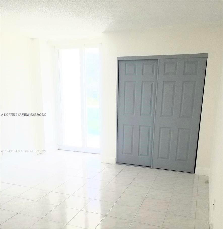 image Arlen House East11