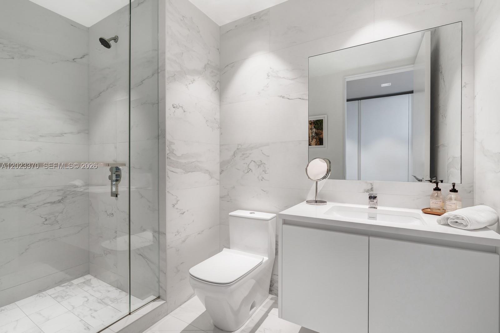 1000 Biscayne Blvd #1702 Miami, FL 33132