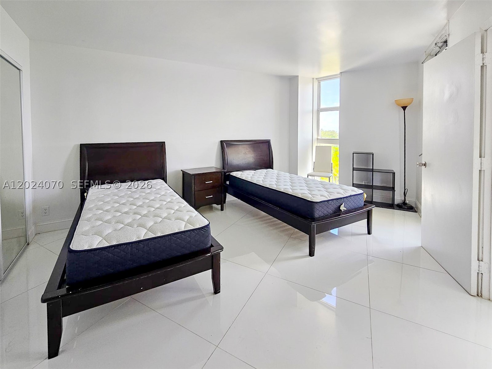 image Arlen House East10