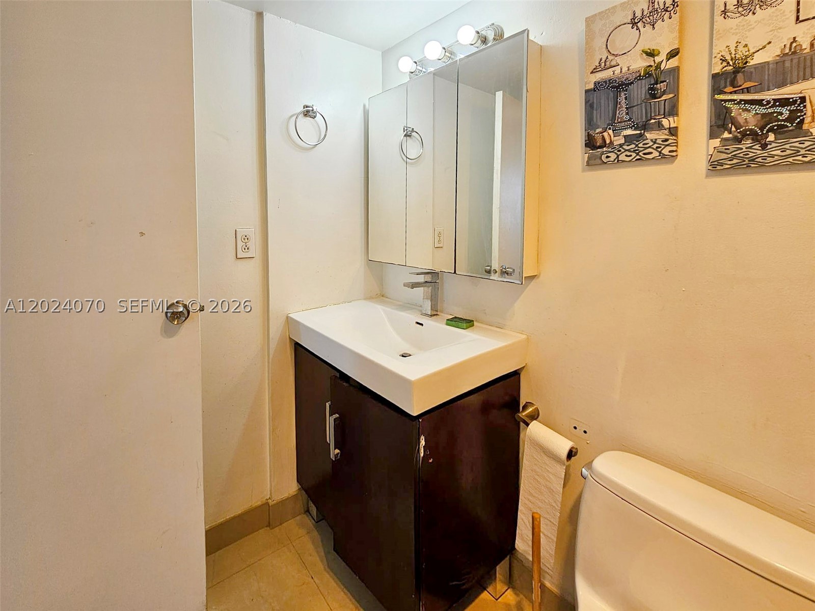 image Arlen House East12