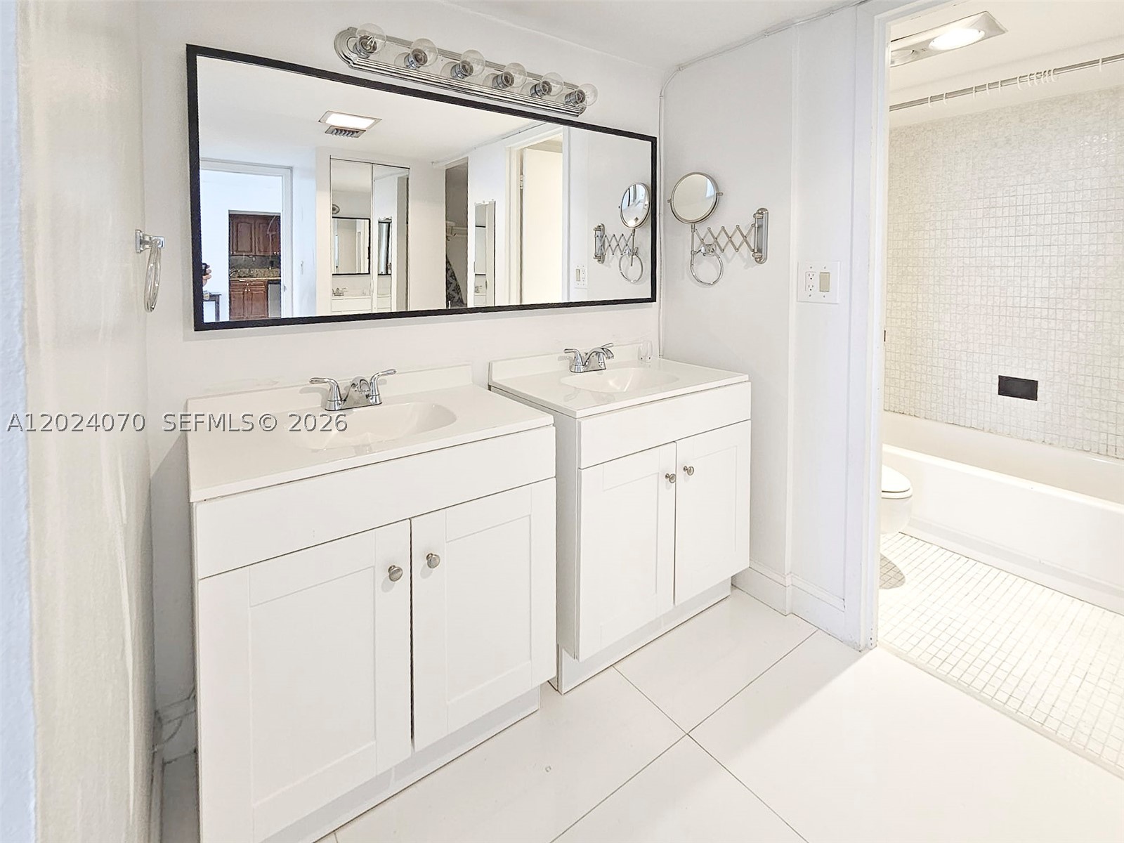 image Arlen House East6