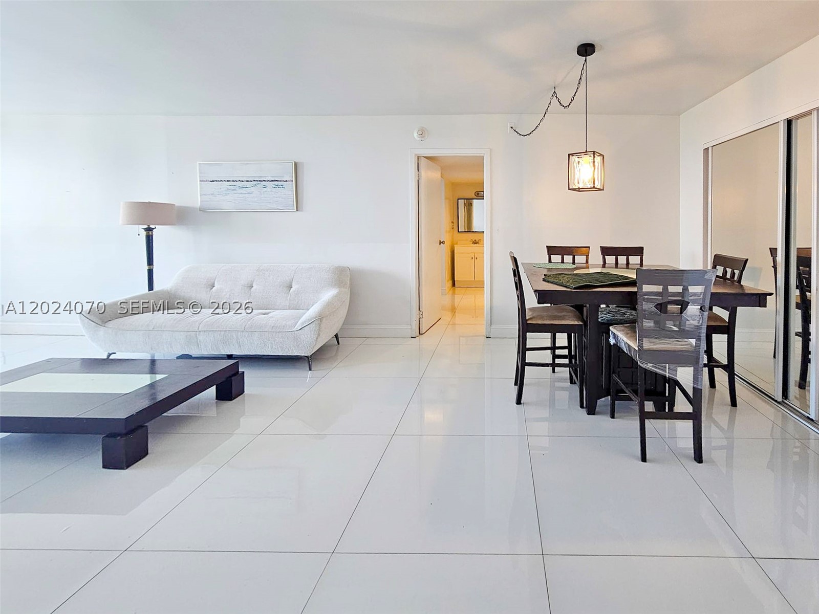 image Arlen House East8