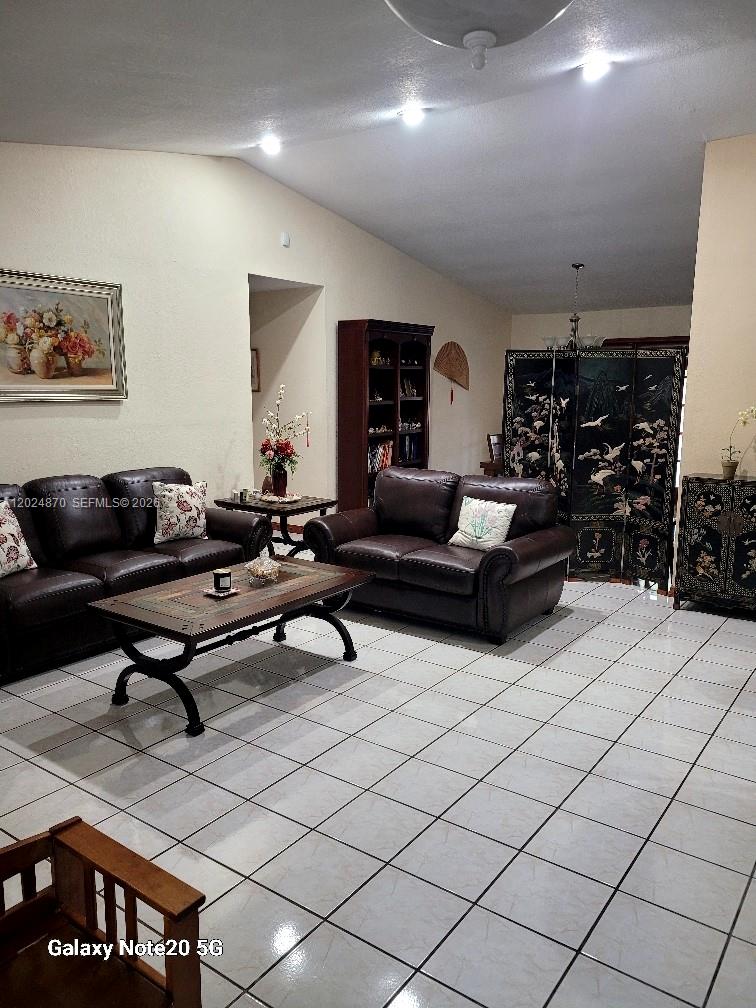 9114 SW 163rd Ter Palmetto Bay, FL 33157