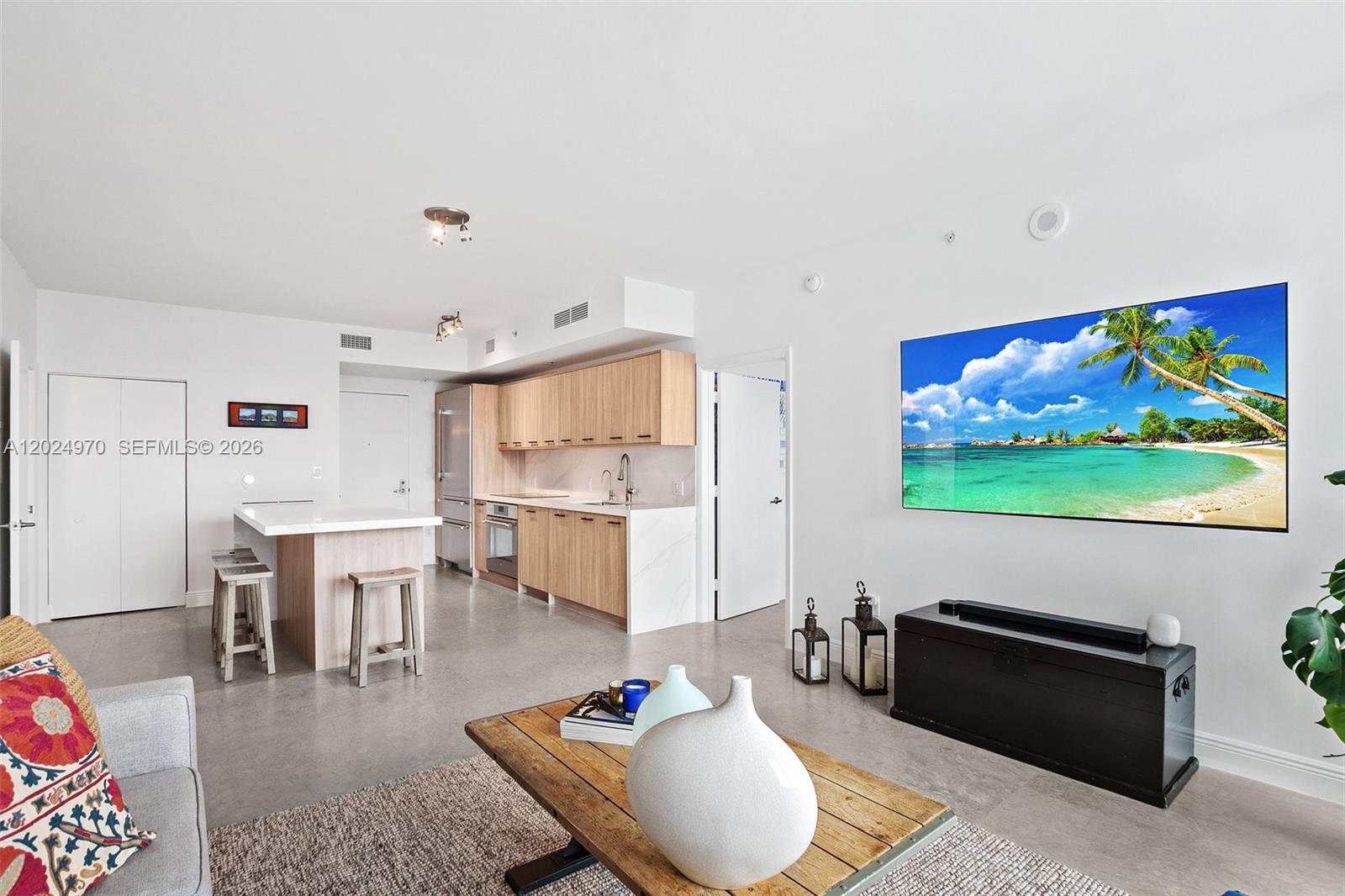 90 SW 3rd St #3810 Miami, FL 33130