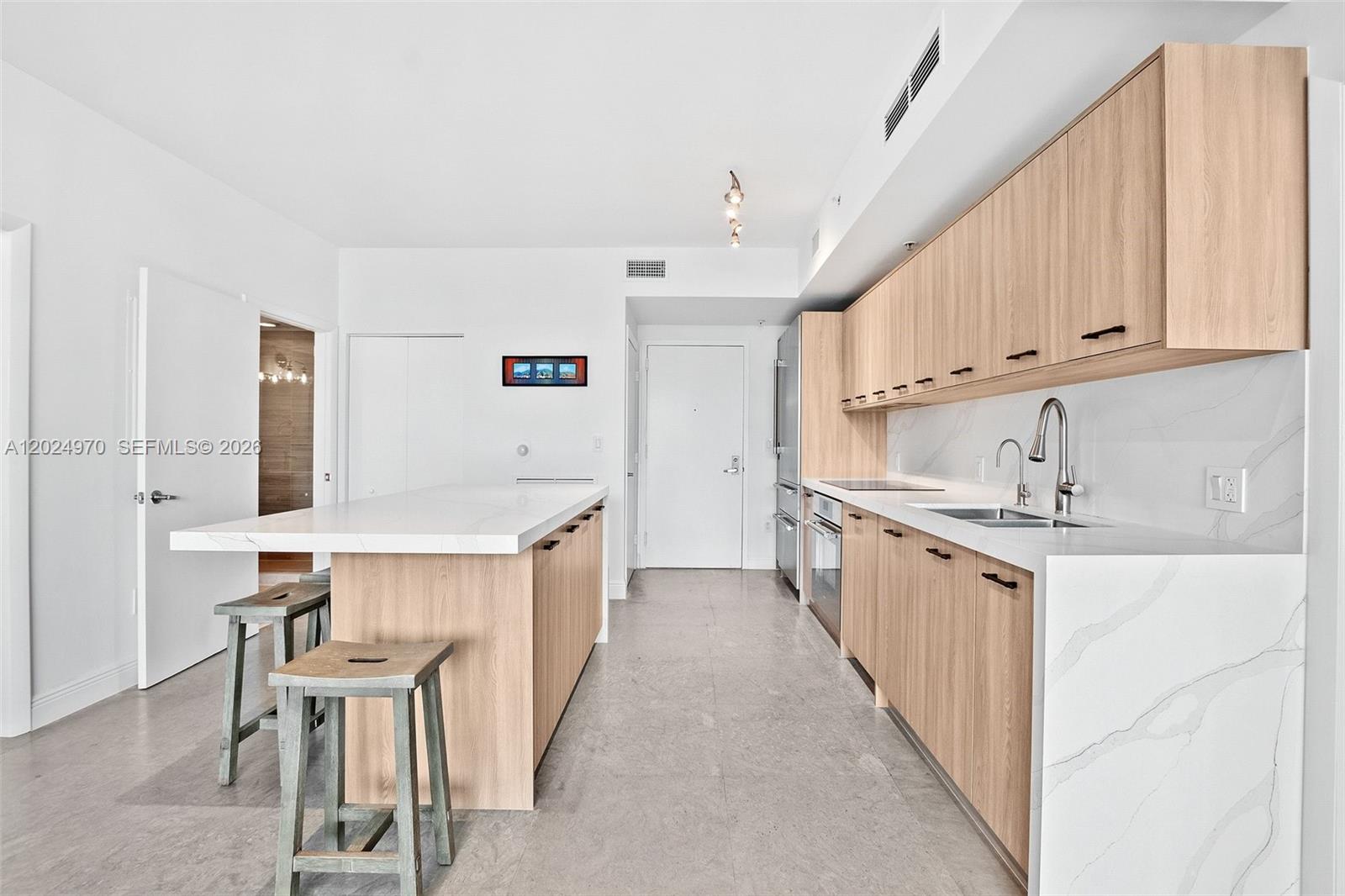 90 SW 3rd St #3810 Miami, FL 33130