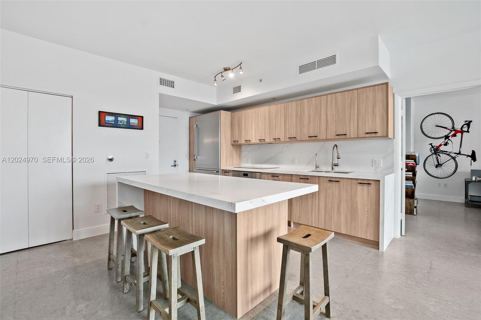 90 SW 3rd St #3810 Miami, FL 33130