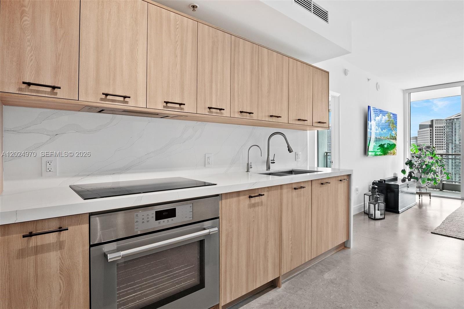 90 SW 3rd St #3810 Miami, FL 33130