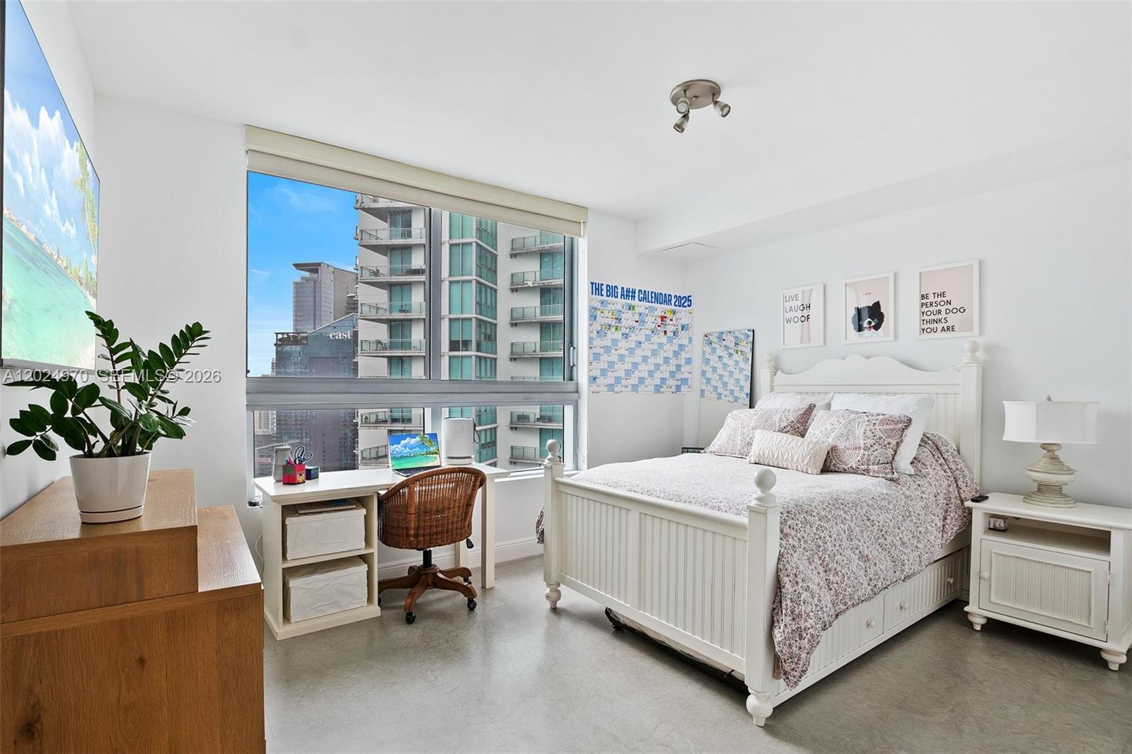 90 SW 3rd St #3810 Miami, FL 33130