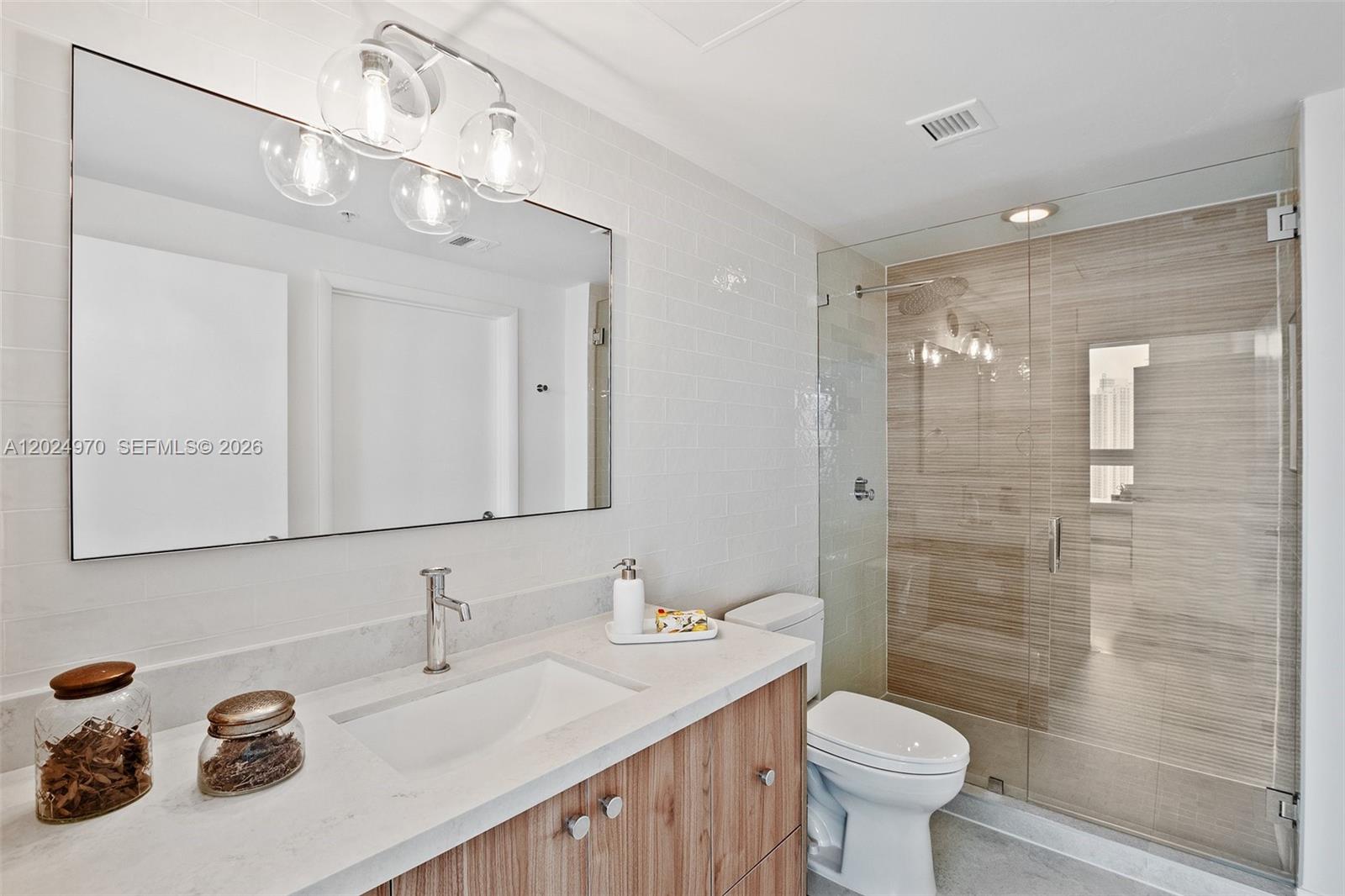 90 SW 3rd St #3810 Miami, FL 33130