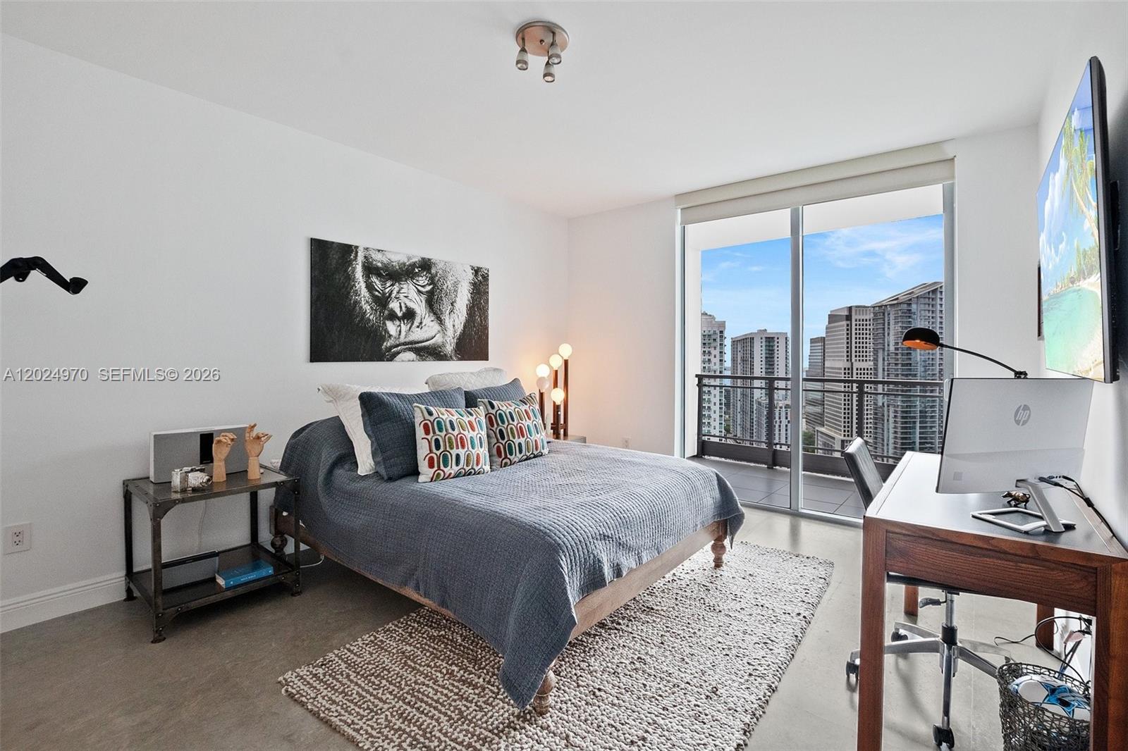 90 SW 3rd St #3810 Miami, FL 33130