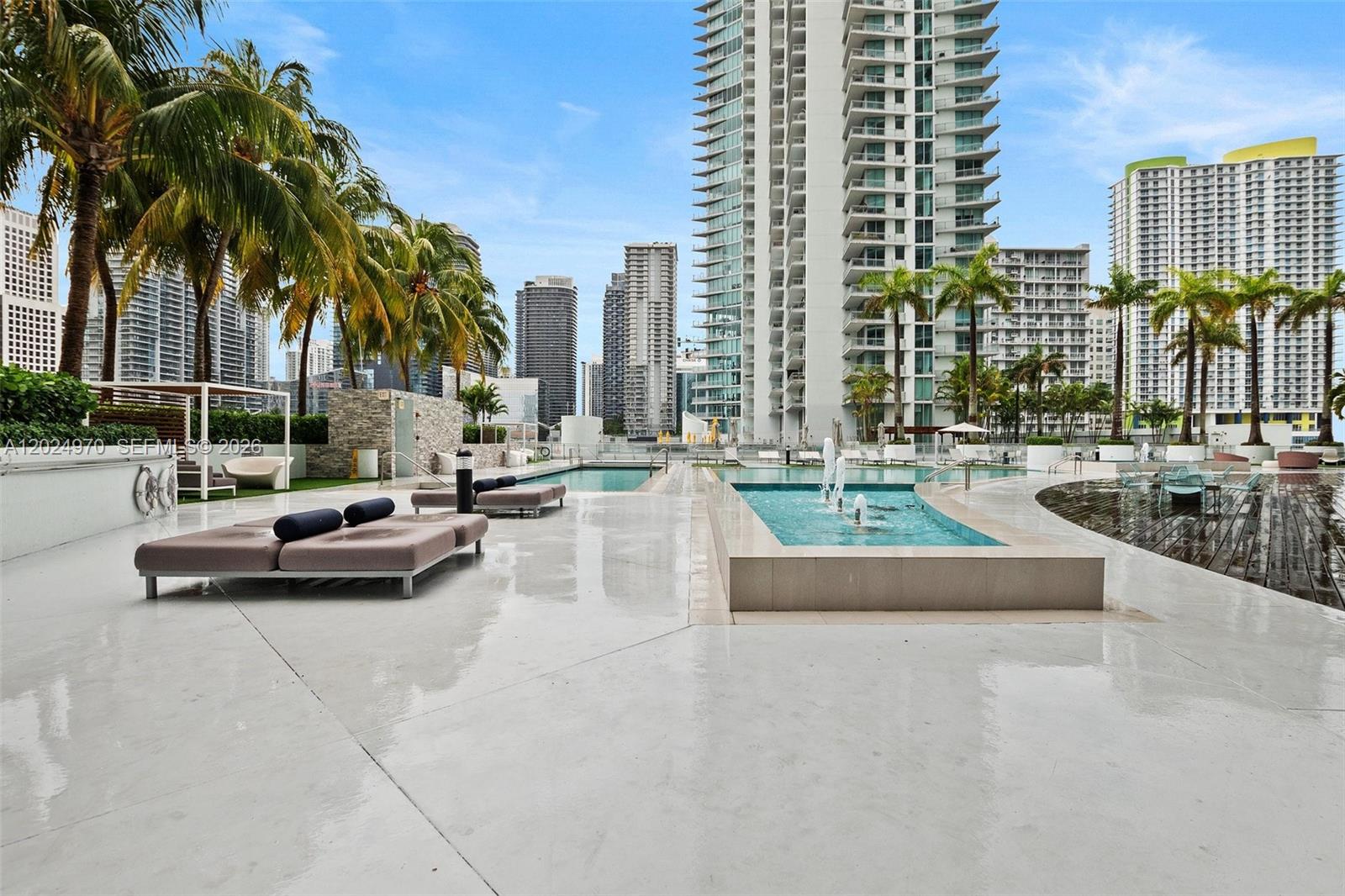 90 SW 3rd St #3810 Miami, FL 33130