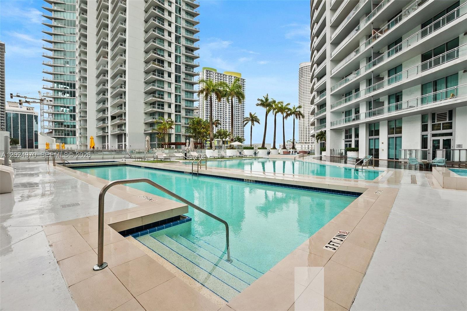 90 SW 3rd St #3810 Miami, FL 33130