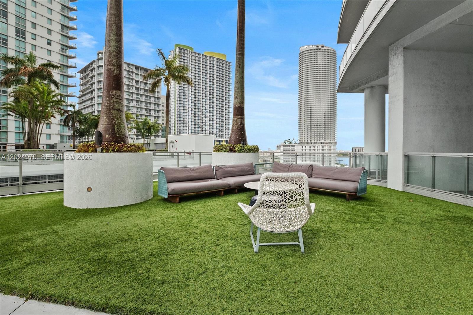 90 SW 3rd St #3810 Miami, FL 33130