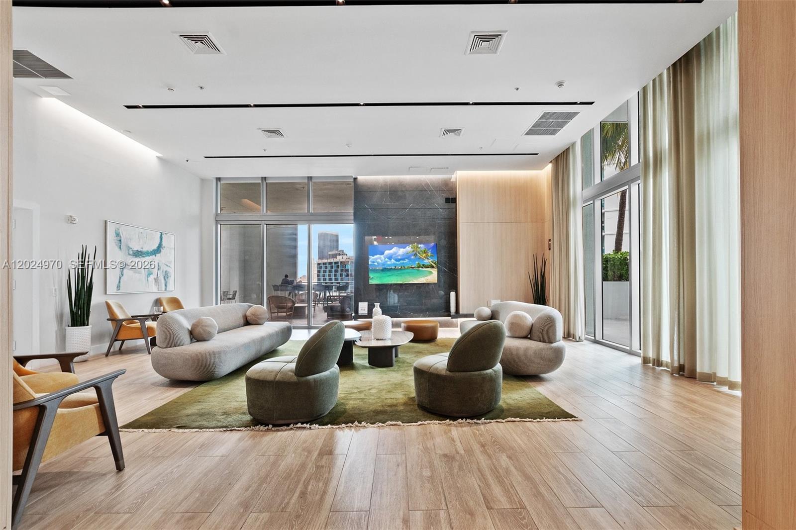 90 SW 3rd St #3810 Miami, FL 33130