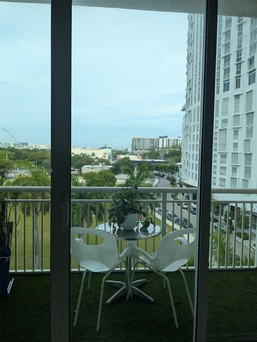 image Cite on the Bay West6