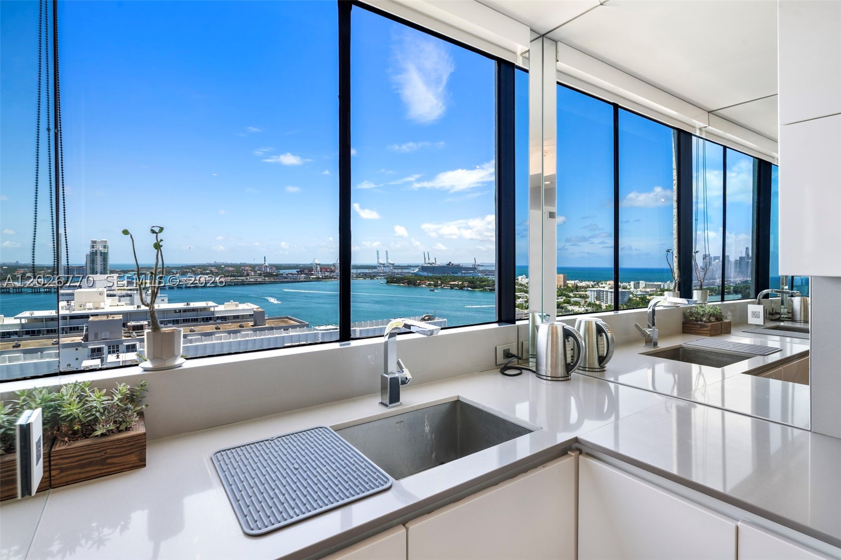 image The Waverly at South Beach8