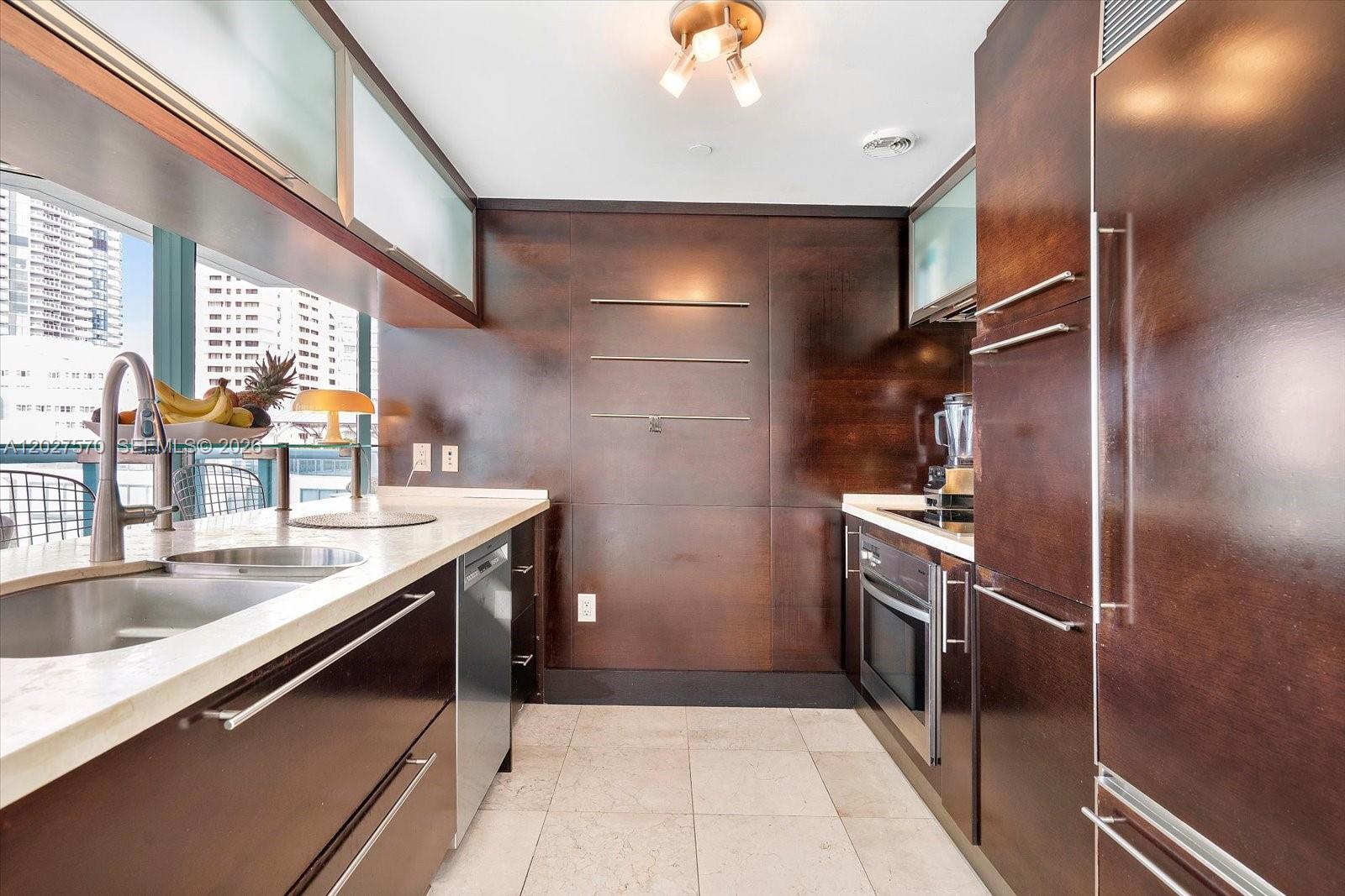6000 Indian Crk Dr #8B Miami Beach, FL 33140