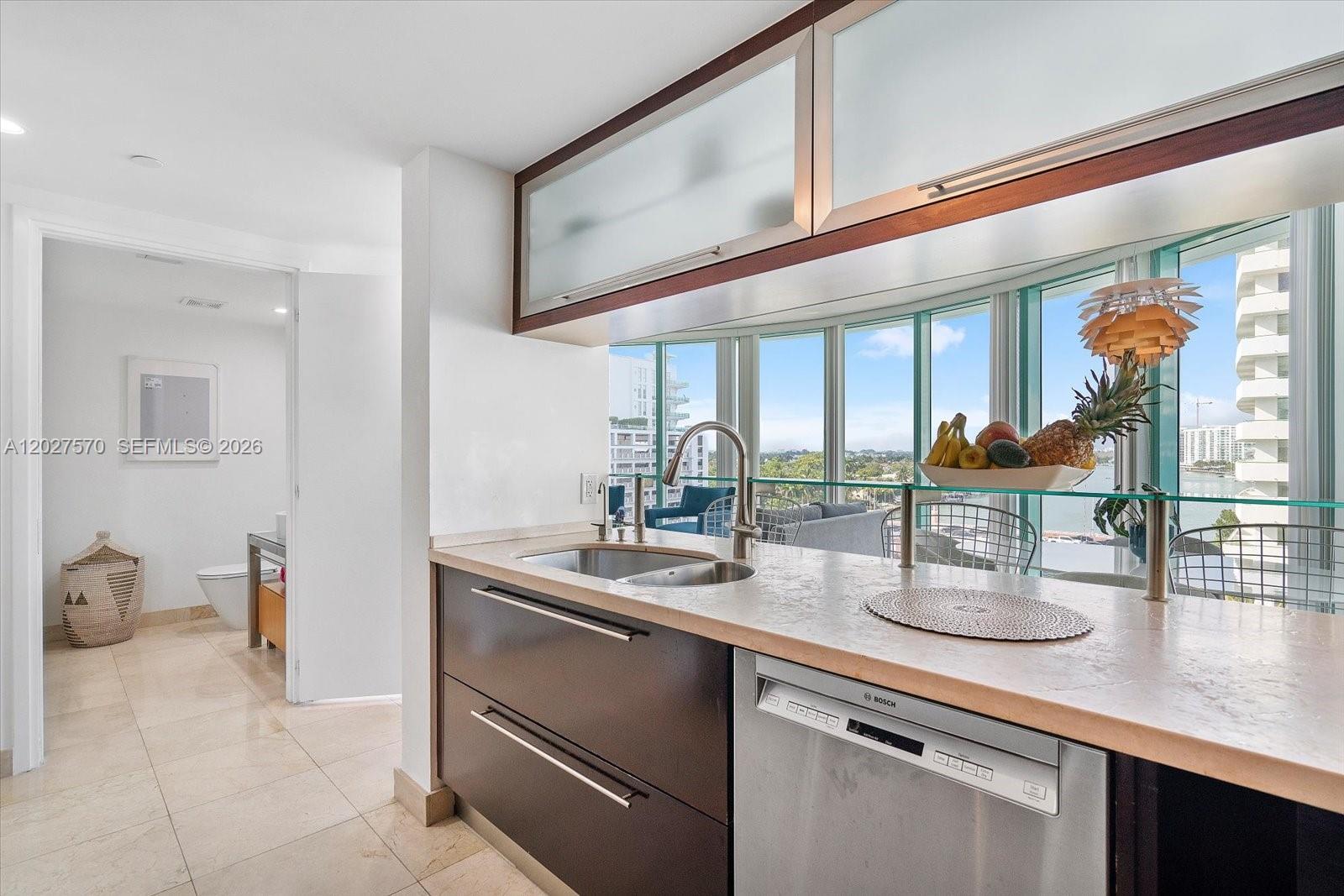 6000 Indian Crk Dr #8B Miami Beach, FL 33140
