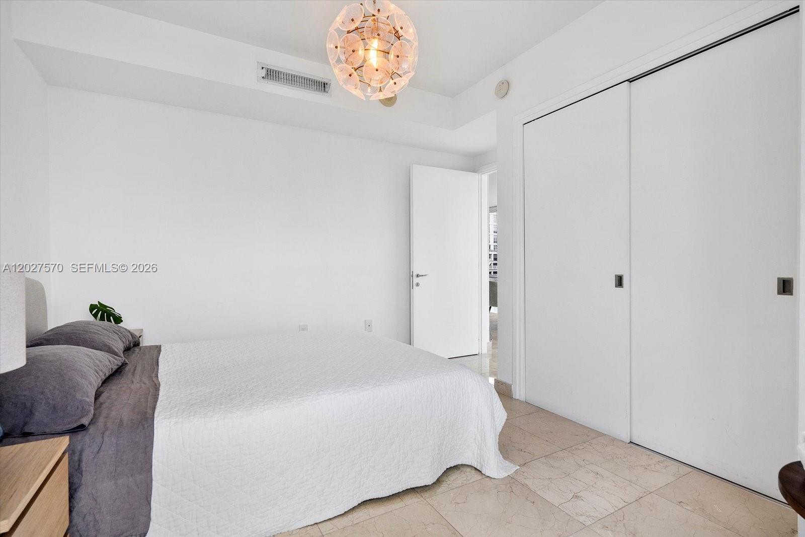 6000 Indian Crk Dr #8B Miami Beach, FL 33140