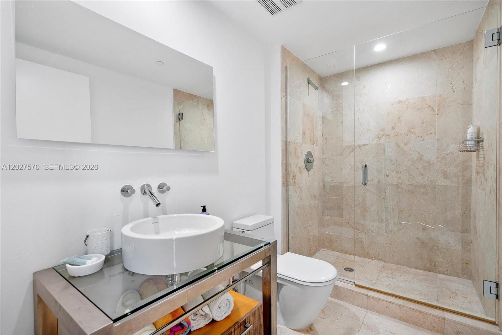 6000 Indian Crk Dr #8B Miami Beach, FL 33140