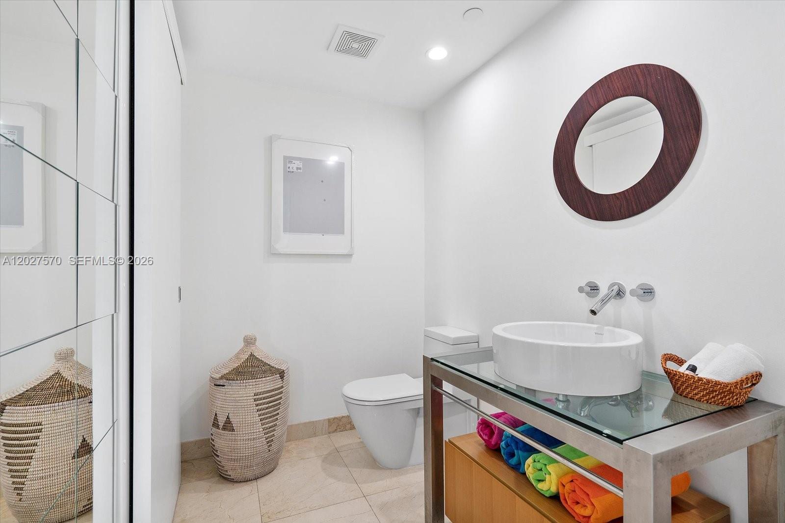 6000 Indian Crk Dr #8B Miami Beach, FL 33140