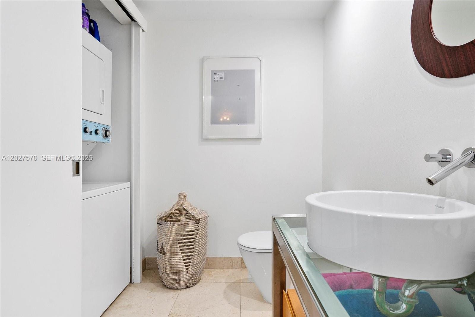 6000 Indian Crk Dr #8B Miami Beach, FL 33140