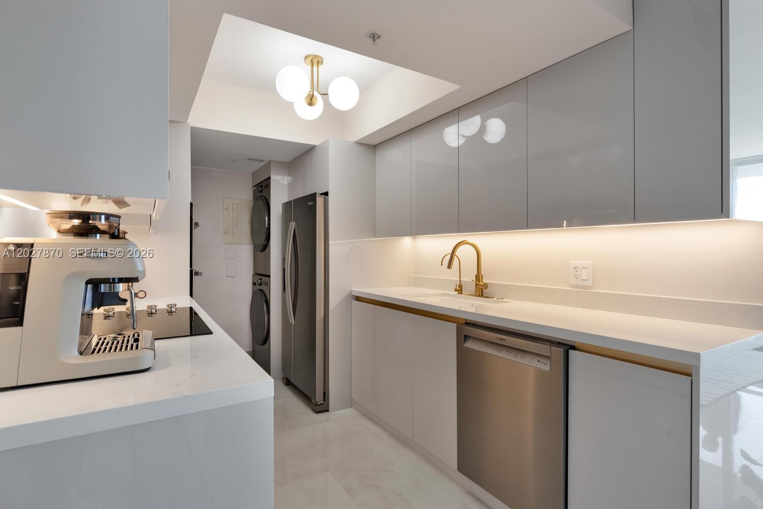90 Alton Rd #2207 Miami Beach, FL 33139