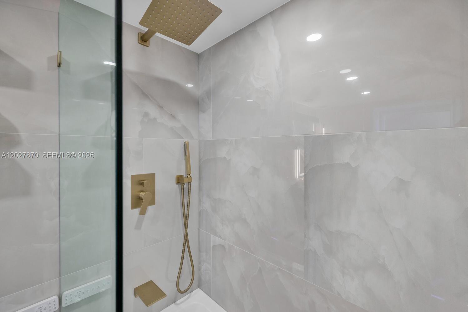 90 Alton Rd #2207 Miami Beach, FL 33139