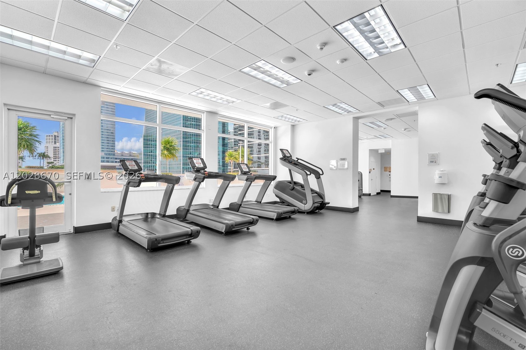 image The Club at Brickell Bay31