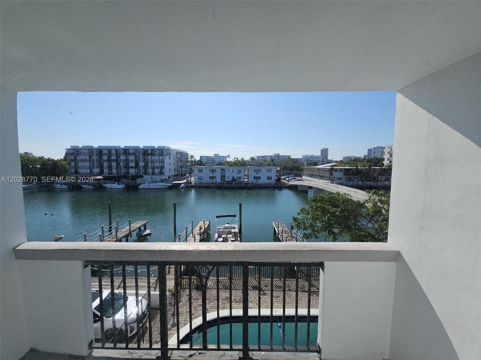 8101 Crespi Blvd #304