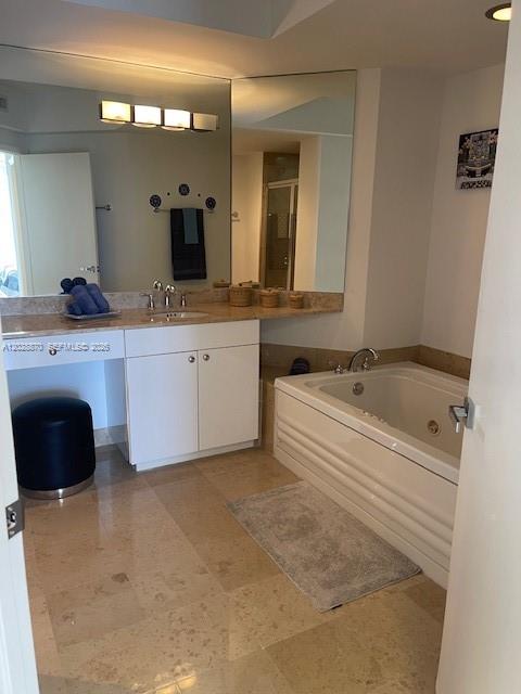 4779 Collins Ave #706 Miami Beach, FL 33140