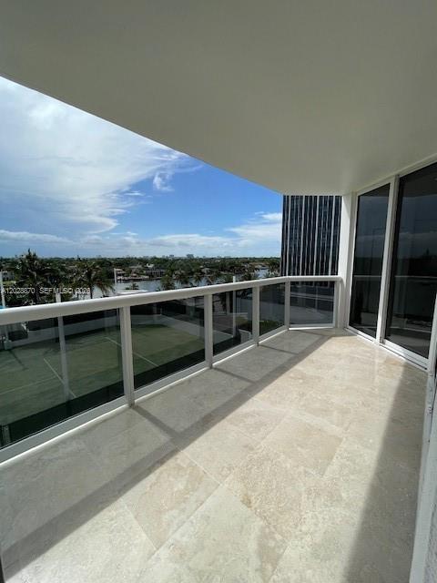 4779 Collins Ave #706 Miami Beach, FL 33140
