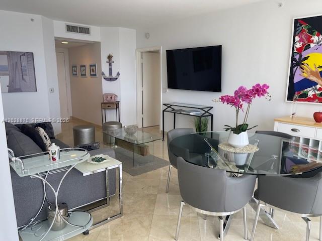 4779 Collins Ave #706 Miami Beach, FL 33140