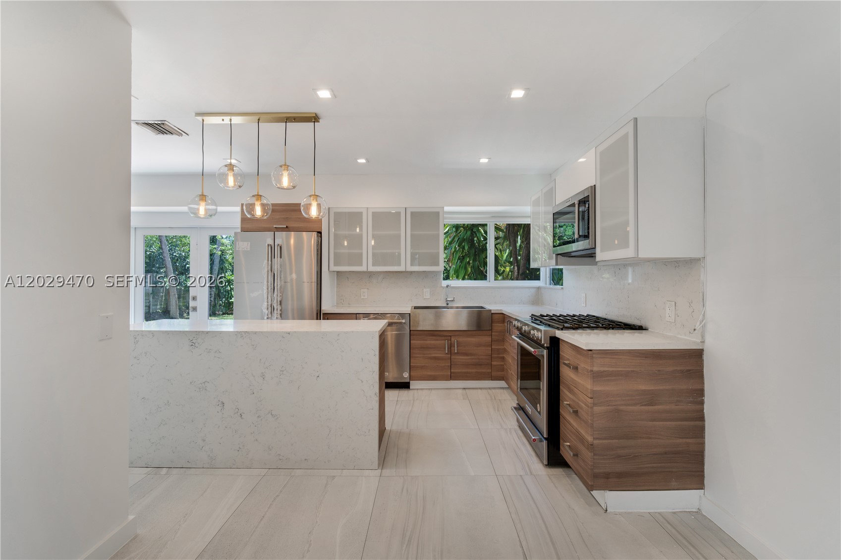 550 W 49th St #n/a Miami Beach, FL 33140