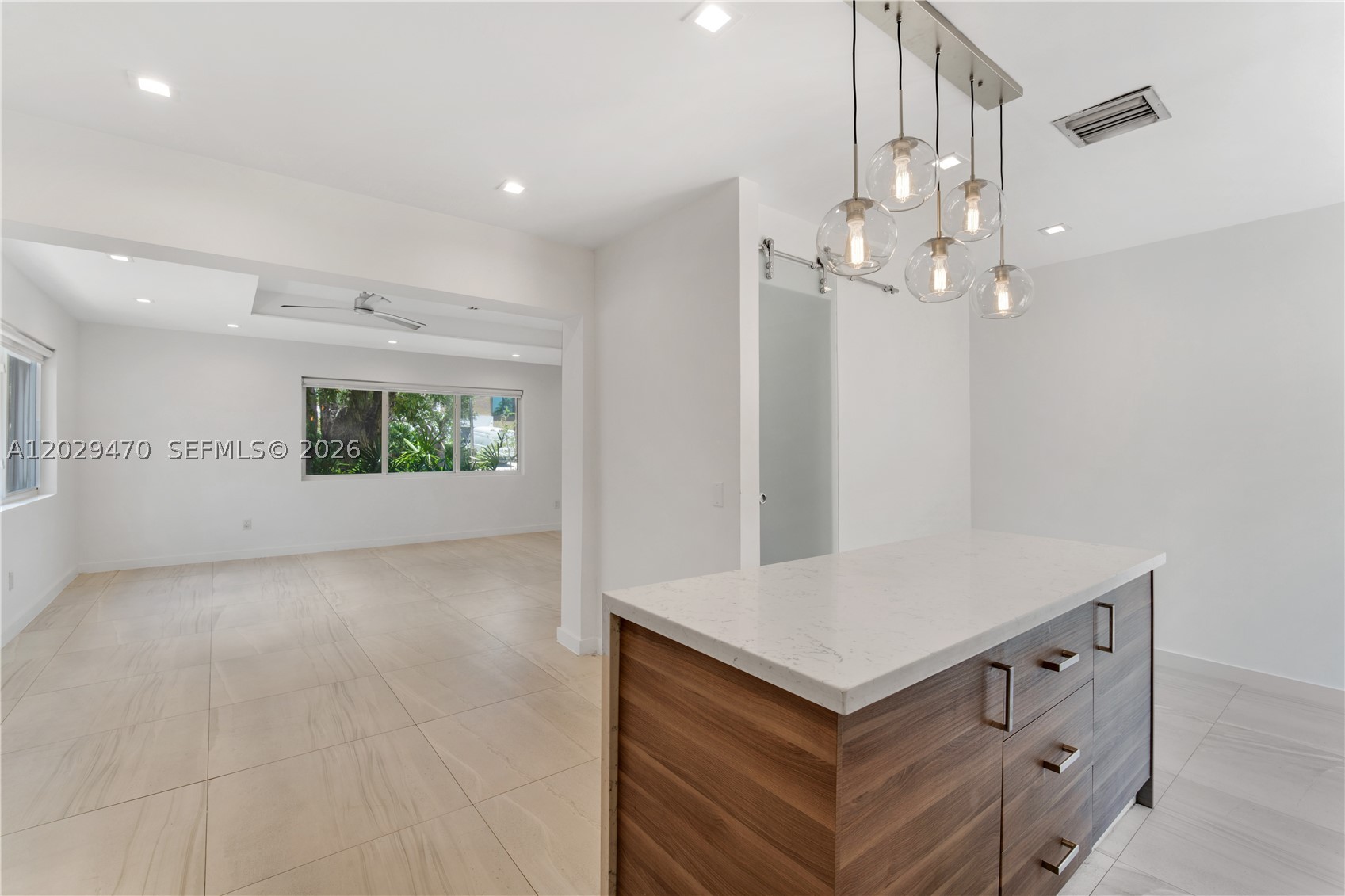 550 W 49th St #n/a Miami Beach, FL 33140