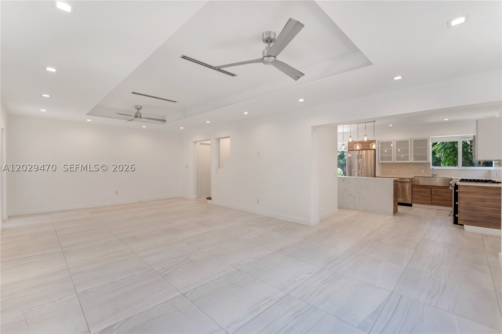 550 W 49th St #n/a Miami Beach, FL 33140