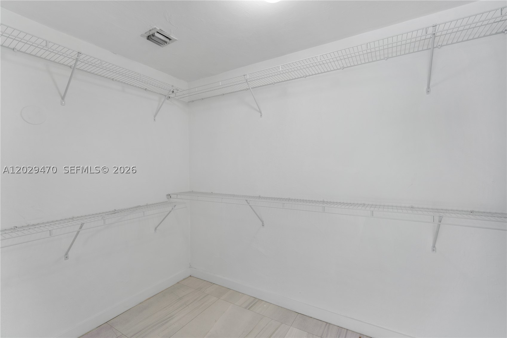 550 W 49th St #n/a Miami Beach, FL 33140