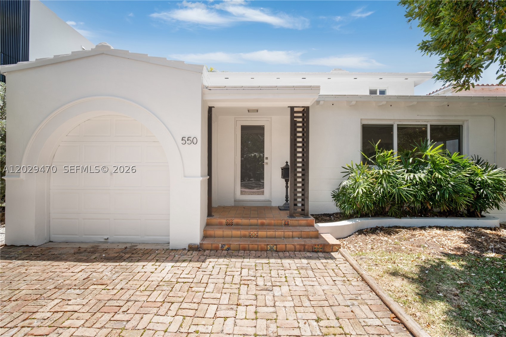 550 W 49th St #n/a Miami Beach, FL 33140