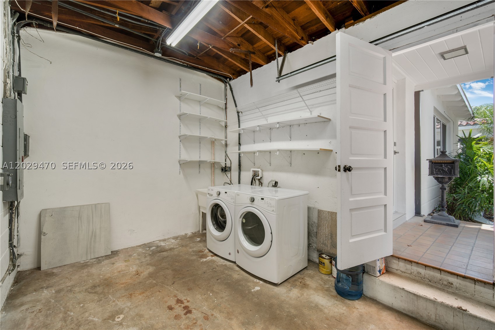 550 W 49th St #n/a Miami Beach, FL 33140