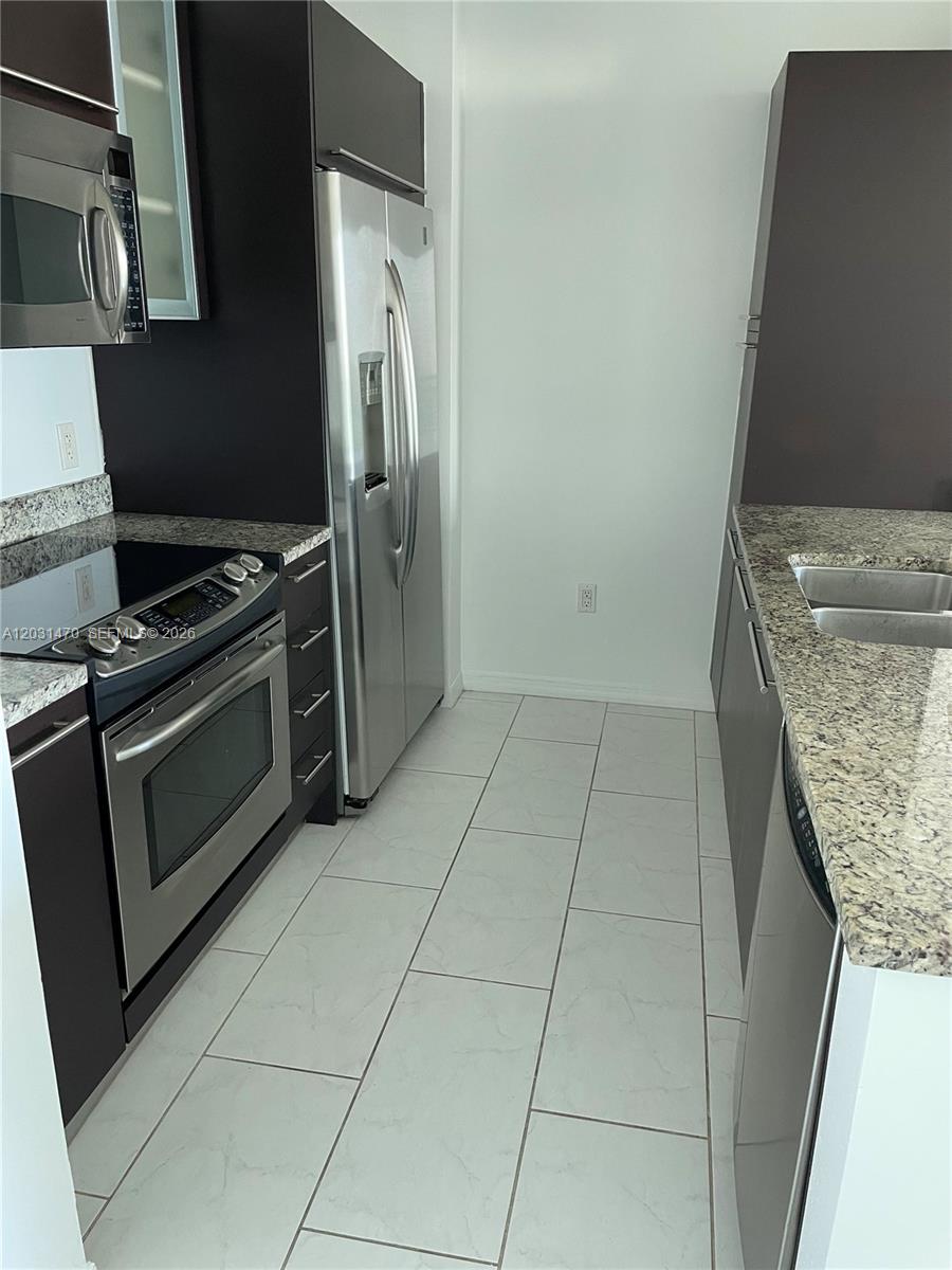  Miami, FL 33131