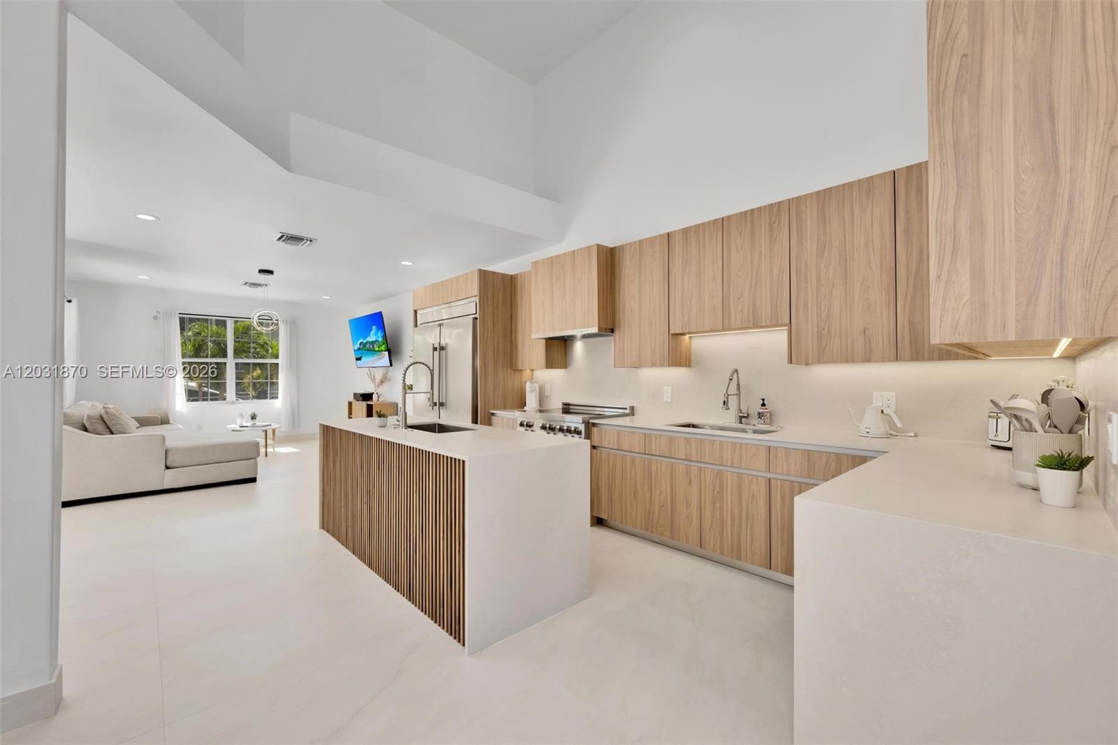 2940 NE 164th St North Miami Beach, FL 33160