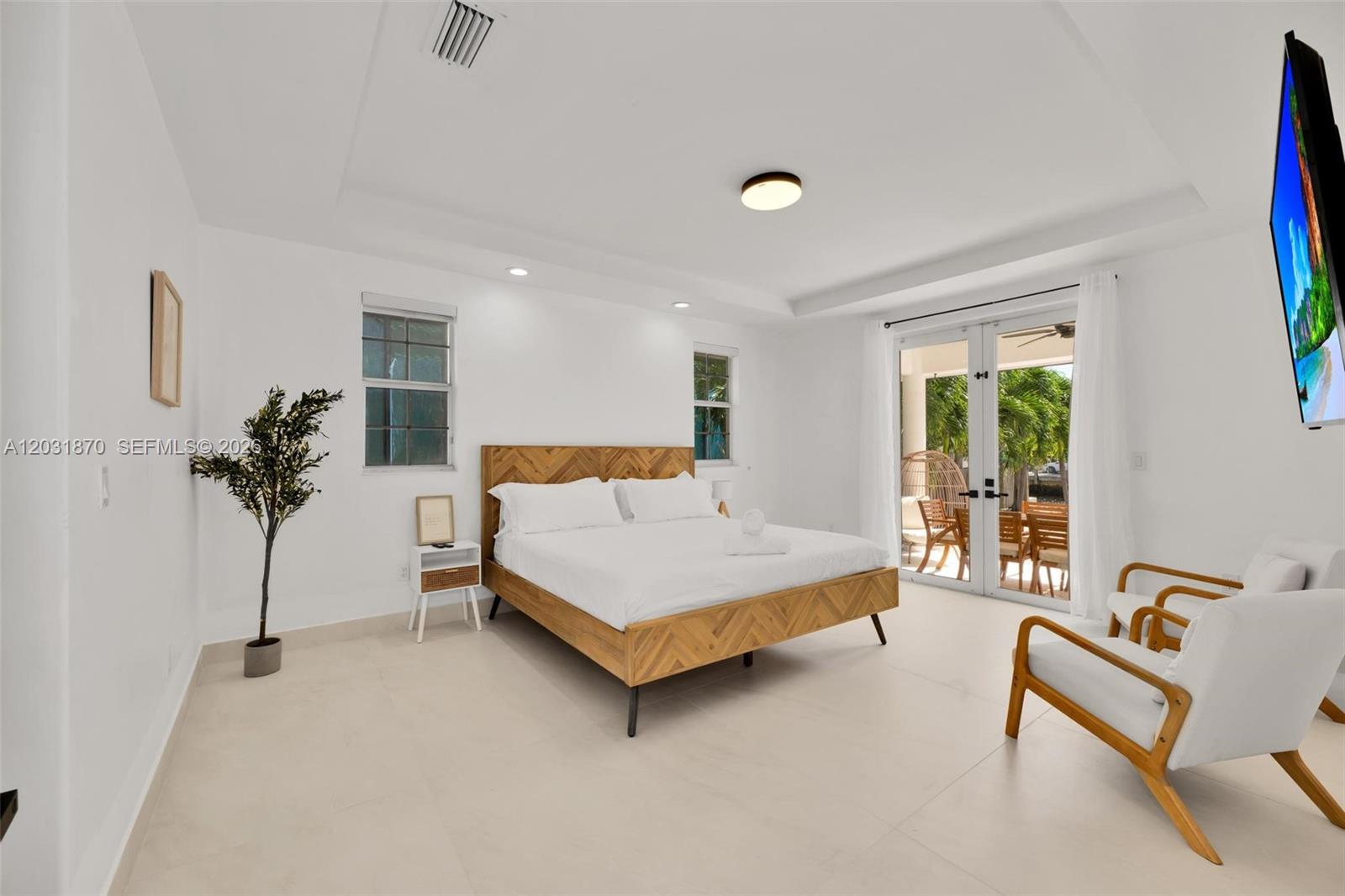 2940 NE 164th St North Miami Beach, FL 33160